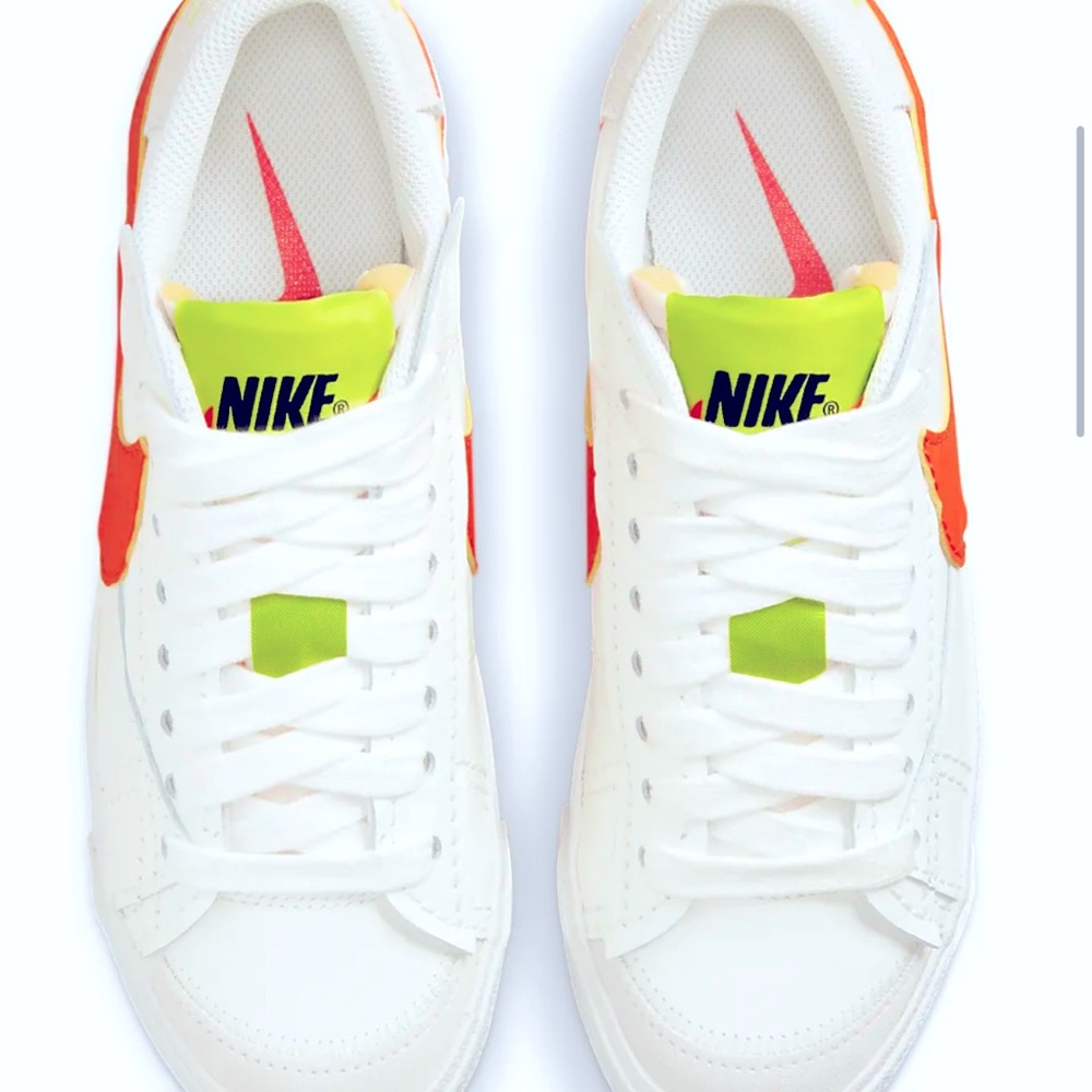 Nikes fashion kicks